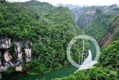 湖北一景区突发山洪，已致7人遇难10余人被困