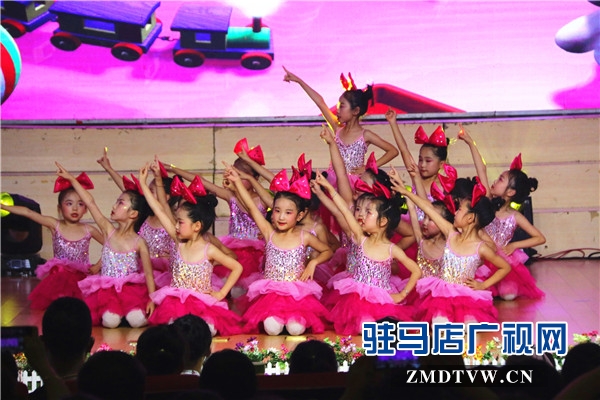 驻马店市蓝蓓蕾艺术学校2019年暑假专场汇报演出华美启幕
