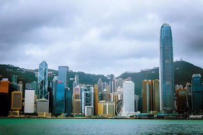 外交部驻港公署正告外国干预势力停止与特区违法暴力分子狼狈为奸