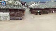 浙江临海老城城门“失守”！临海全市被淹