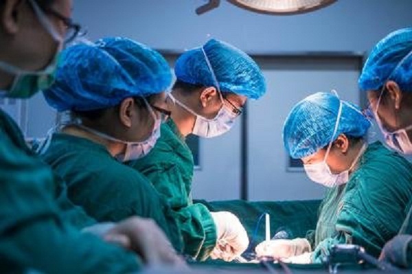 医生吕哲：只要病人有事 随时叫我