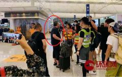 老外怼得狠：香港属于中国，而你该找个工作！