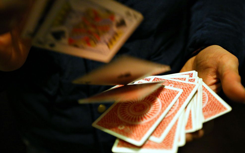 抗洪抢险待命期间“炸同花”赌博 湖南衡阳4名干部被查