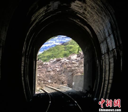 四川甘洛段垮塌：累计已找到12具疑似失联人员遗体