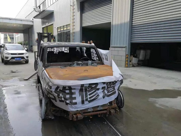 爱车4S店保养检修，驻马店车主被通知车自燃烧报废
