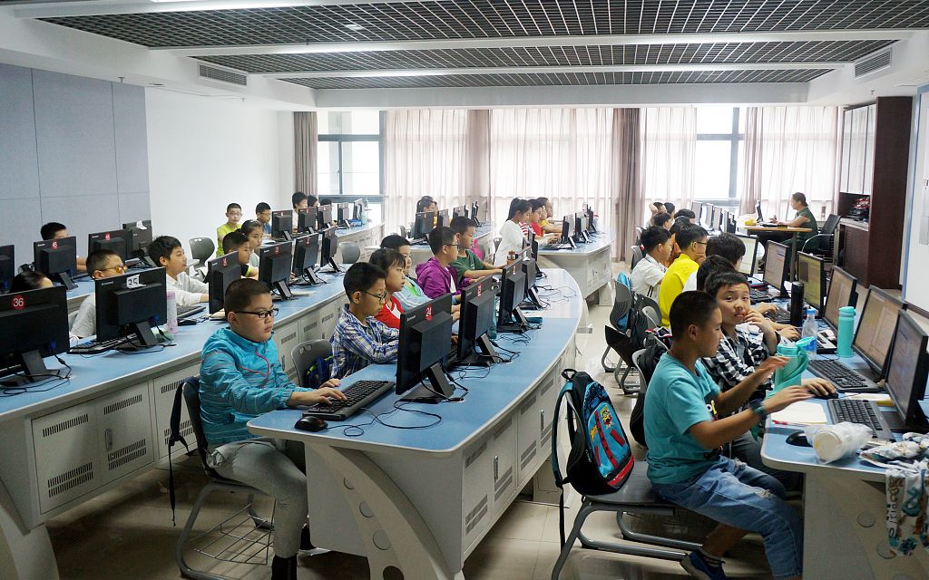 蓝皮书：中国儿童平均每年课外班花费近万元