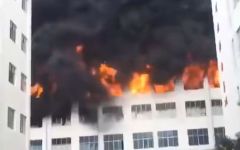 贵州岑巩一工厂发生火灾 已致3死7伤