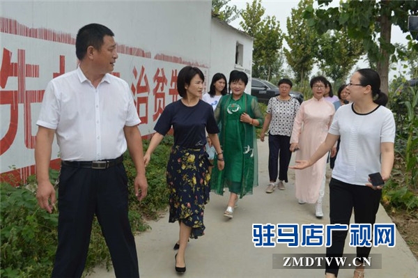 驻马店市妇联主席携女企业家协会爱心企业家走进贫困大学生家中助力圆梦