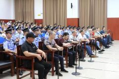 长期在洞庭湖打造“私人湖泊” 夏顺安等11人受审