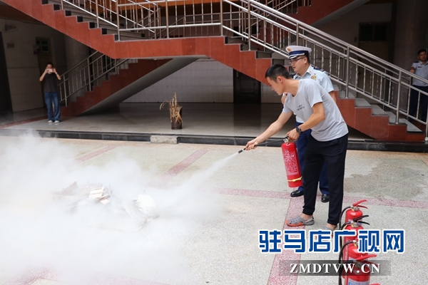 “消防进军训活动”走进市第二十初级中学
