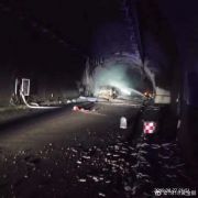浙江甬台温高速发生交通事故，已致5人死亡