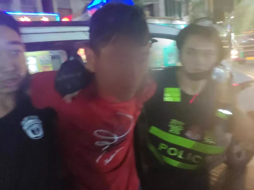 珠海男子捅伤妻子及岳父，已被警方控制