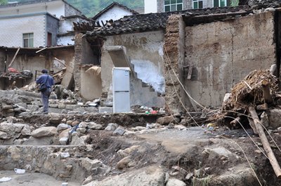 云南巧家县发生滑坡灾害 已致两户被埋9人失联