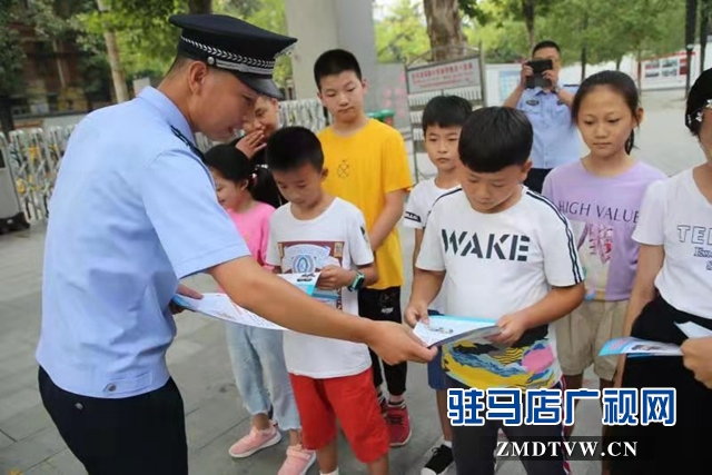 驻马店实验小学举行反恐防爆安全演练活动