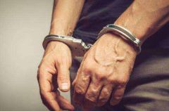 公安局长当“警伞”被双开：将组织挽救当成要挟资本