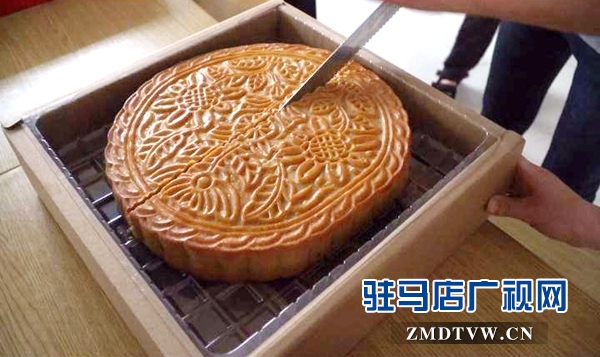 西平县爱心企业探望特殊教育学校的孩子们