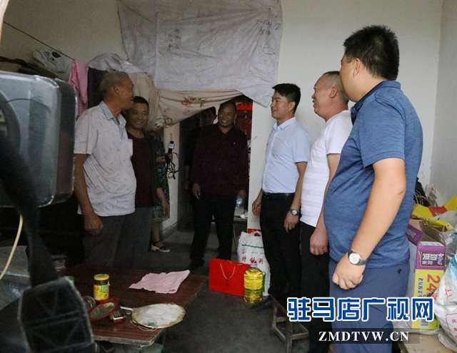 中秋来临 爱心企业慰问孤寡老人