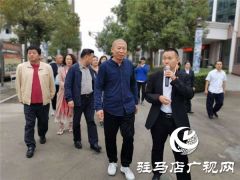 朗陵原酒压排度夏150天发酵期开窖酿酒当日喜迎许昌市客商参观考察