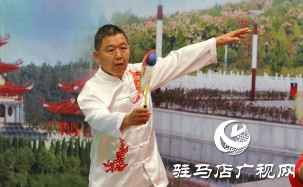 河南省第十三届老年人体育健大会柔力球交流活动在汝南举行