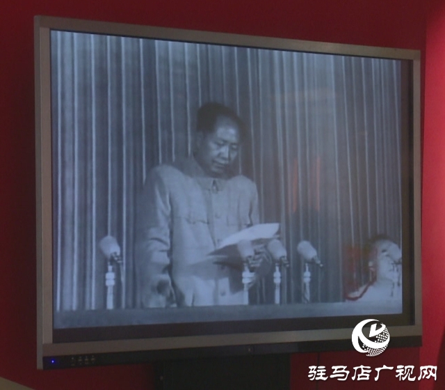 西平县四大班子领导参观“不忘初心 牢记使命”主题教育档案文献展