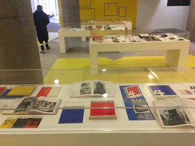 上蔡县四大班子领导参观驻马店市主题教育档案文献展