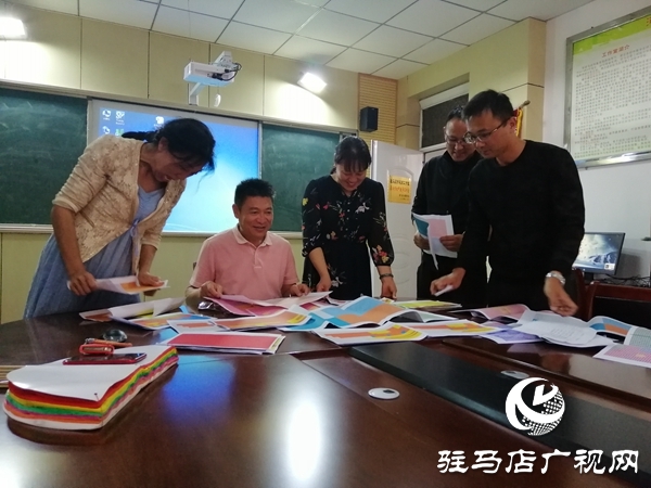 市二中3000学子翻花表演获赞圈粉　