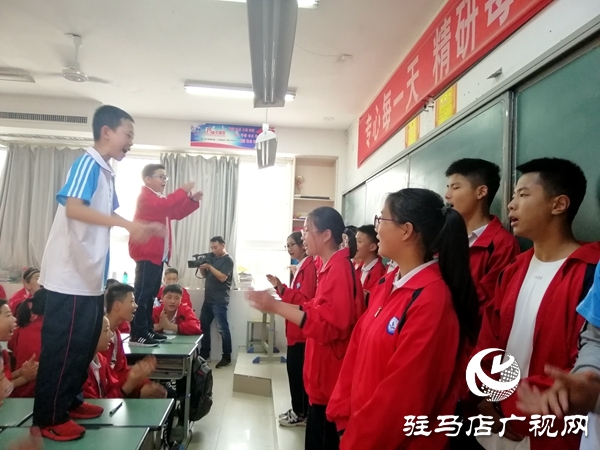 驻马店市万人唱豫剧挑战吉尼斯