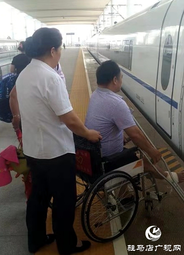 驻马店西站全力做好国庆期间运输保障工作