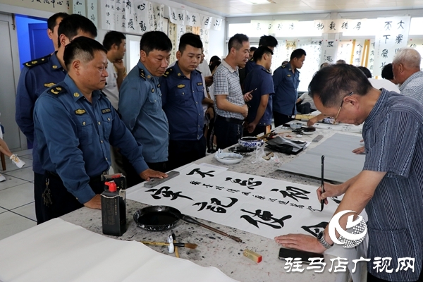 正阳县交通运输执法局组织人员参加廉政书法义写活动 