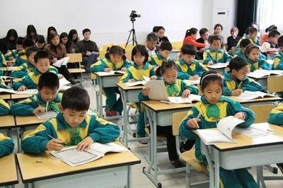 苗建勇就消除义务教育学校“大班额”问题进行专项调研