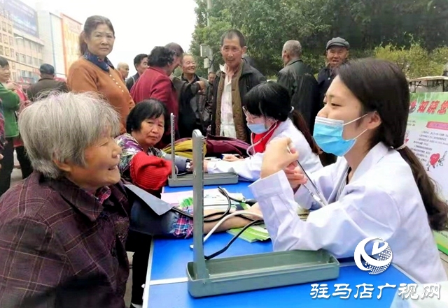 正阳县举行“全国高血压日”宣传活动        