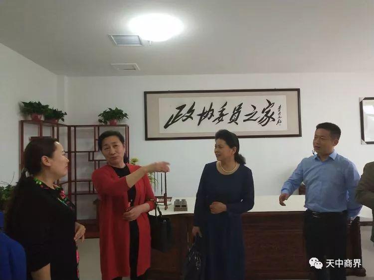 驻马店市政协教育届政协委员座谈会在技师学院举行