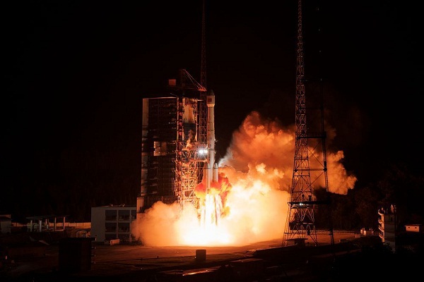 我国成功发射通信技术试验卫星四号