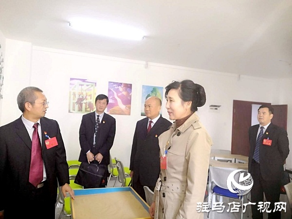 正阳县委书记刘艳丽莅临县职工心理咨询室指导工作