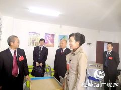 正阳县委书记刘艳丽莅临县职工心理咨询室指导工作