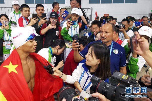 张政追平军事五项男子障碍游泳世界纪录