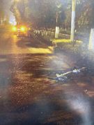 男子骑共享单车闯红灯撞上摩托车 被判赔八万五