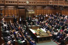 英国议会否决脱欧时间表 英首相月底脱欧计划落空