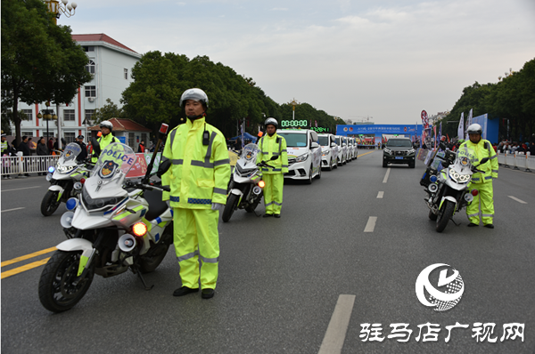 平舆县公安局出色完成上河城•2019平舆国际半程马拉松赛的安保任务