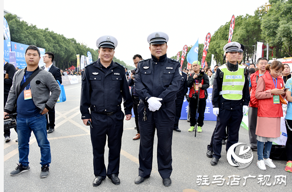 平舆县公安局出色完成上河城•2019平舆国际半程马拉松赛的安保任务