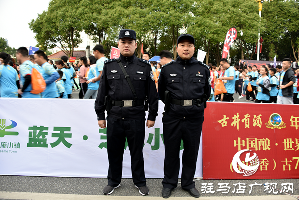 平舆县公安局出色完成上河城•2019平舆国际半程马拉松赛的安保任务