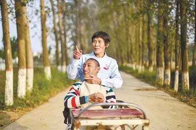 驻马店市重度残疾人集中托养模式在央视新闻频道播出