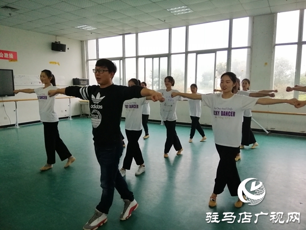 郭昊：用实际行动展示最美教师的人格魅力