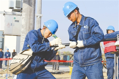 驻马店市推进职业技能提升行动工作会议召开