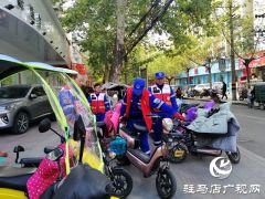 驻马店市蛟龙水上义务搜救队为创文贡献力量