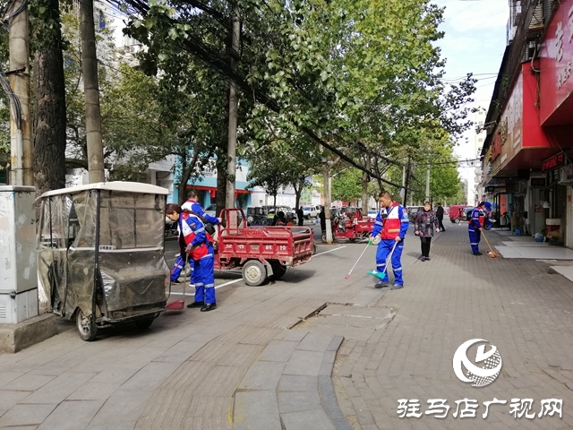 驻马店市蛟龙水上义务搜救队为创文贡献力量