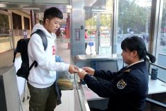 河南境内高铁站年底前将全部实施“无纸化”客票