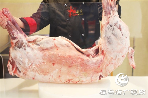 火遍大江南北的铁锅烀羊肉品牌——“313 鲜羊火锅”终于进驻驻马店