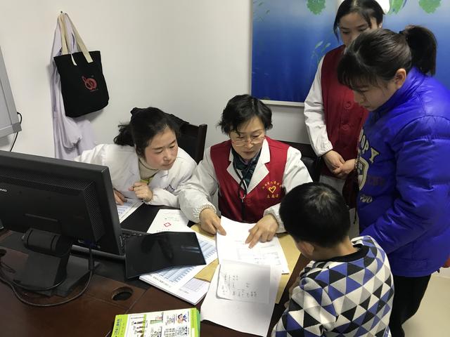省儿童医院内分泌专家免费为驻马店市矮小症患儿诊治