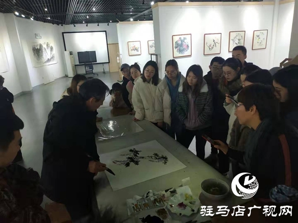 张克洪个人画展在黄淮学院美术馆开展